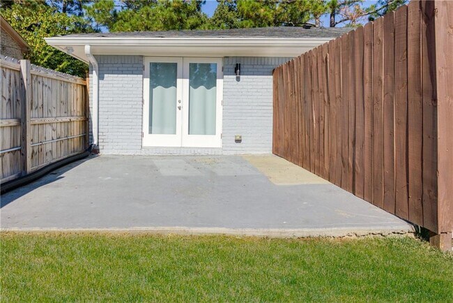 Building Photo - 2997 Whispering Hills Ct