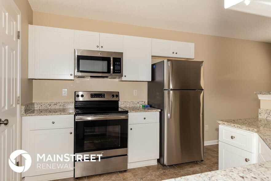 Building Photo - 473 Hillandale Park Dr