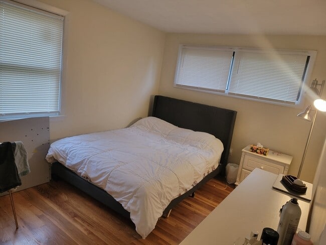 Building Photo - 54 Greaton Rd