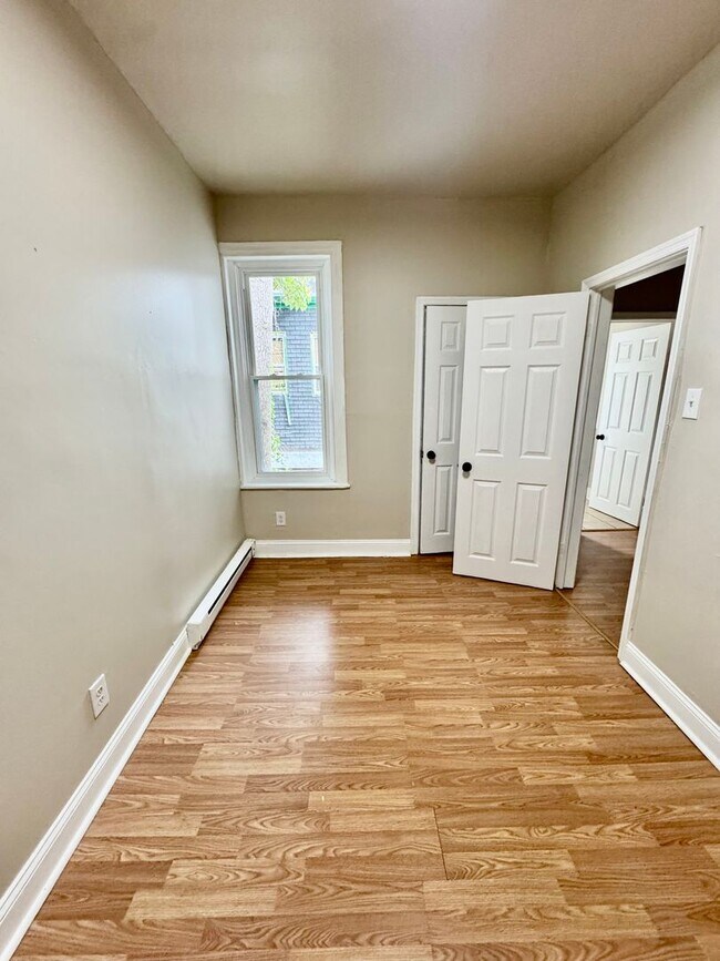 Building Photo - 1827 N Bailey St