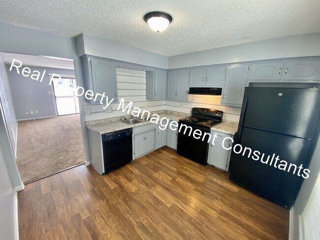 Building Photo - Free Rent Move In Special on 2 Bedroom hom...