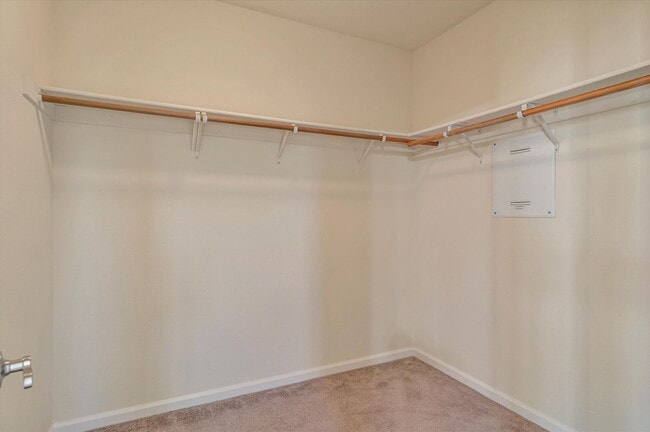 Building Photo - 581 Bridgeport Terrace