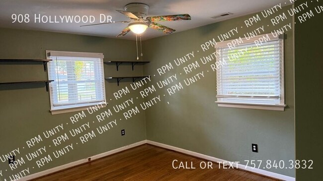 Building Photo - 908 Hollywood Dr