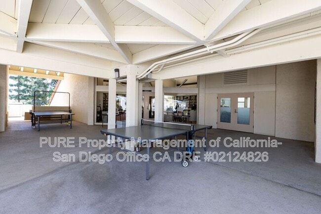 Building Photo - 12576 Oaks N Dr