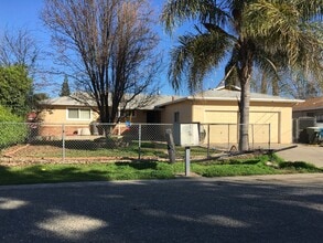 Building Photo - 4 bedroom house in Olivehurst