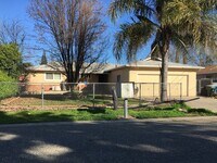 Building Photo - 4 bedroom house in Olivehurst