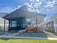 Building Photo - 475 E Chevy Dr