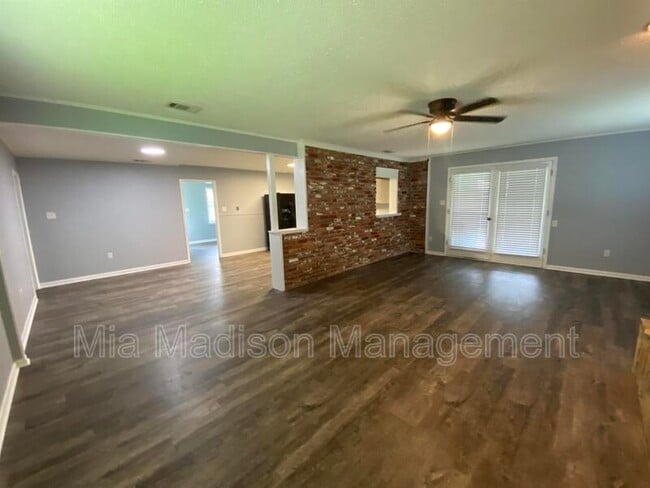 Building Photo - 7 Treadway St