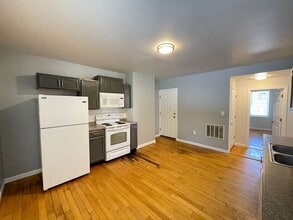 Building Photo - 31 Front St