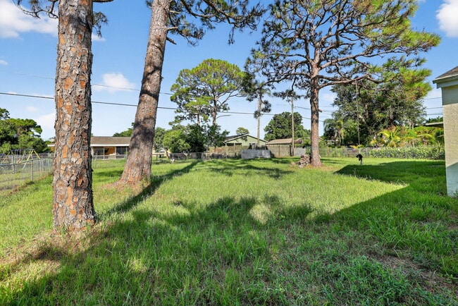 Building Photo - 2231 SE Shelter Dr