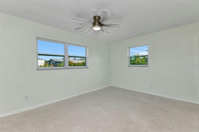 Building Photo - 1611 Sheehan Blvd