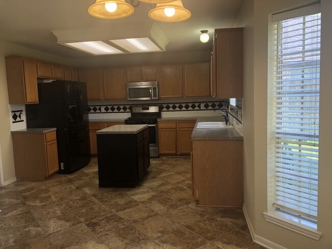 Building Photo - 2110 Highland Bay Ct