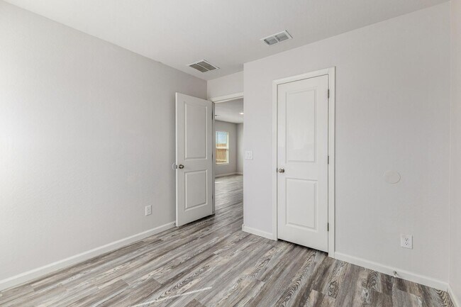 Building Photo - 14514 S Vera Cruz Rd