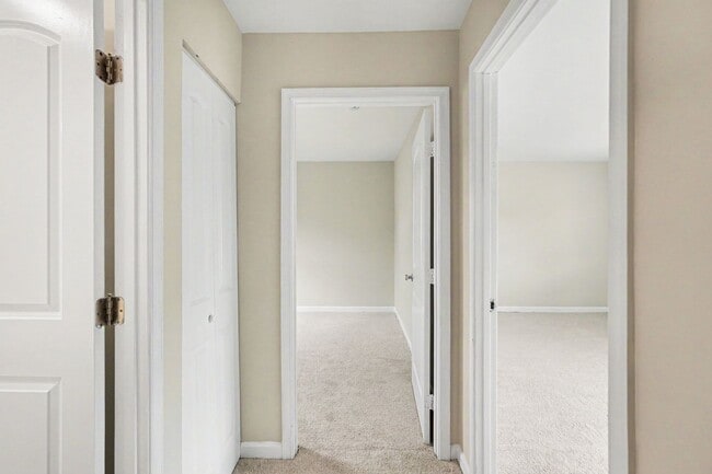 Building Photo - Updated 2BR Townhome Minutes from Central Park & Mary Washington Hospital!