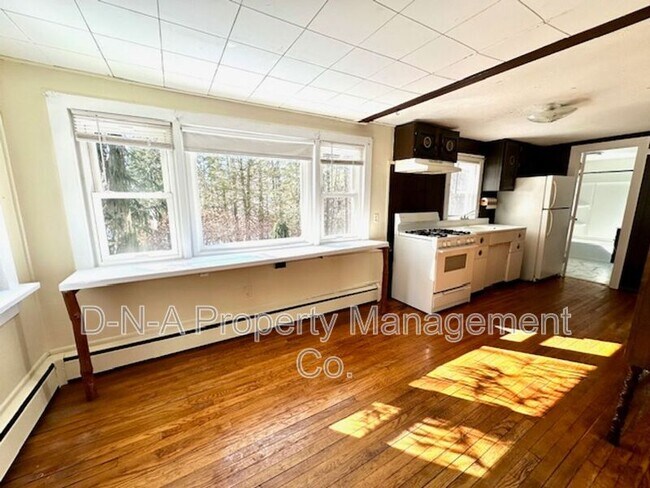 Building Photo - 873 Lower Swiftwater Rd