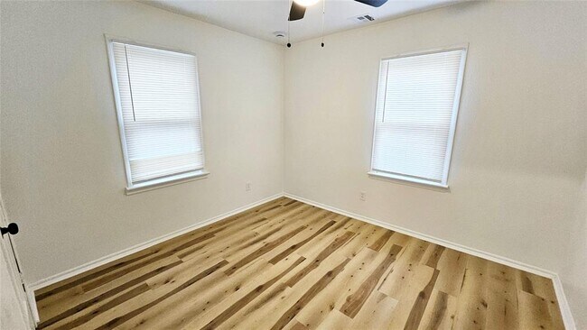 Building Photo - 4509 SE 26th St