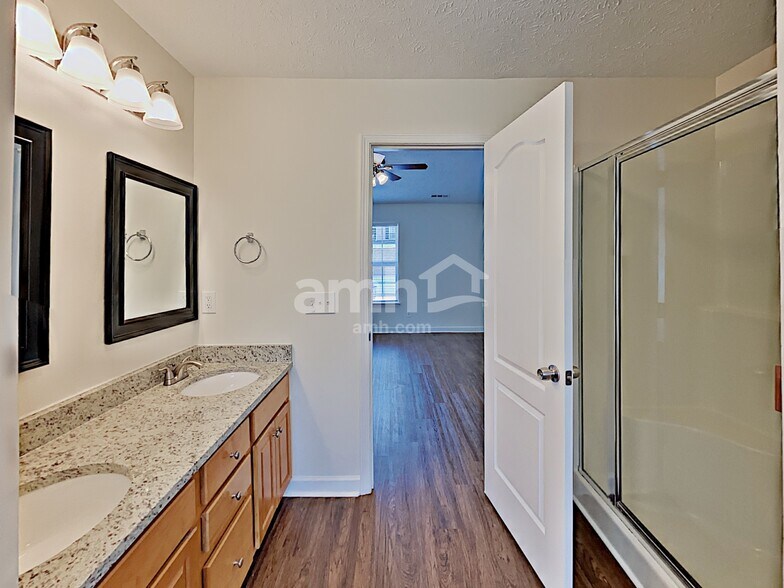 Building Photo - 114 Judson Dr