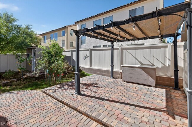 Building Photo - 5649 Dawn Falls St