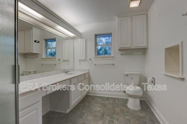 Building Photo - 994 Windmill Ranch Rd