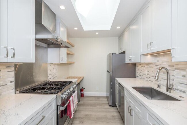 Building Photo - 1009 S Norfolk St