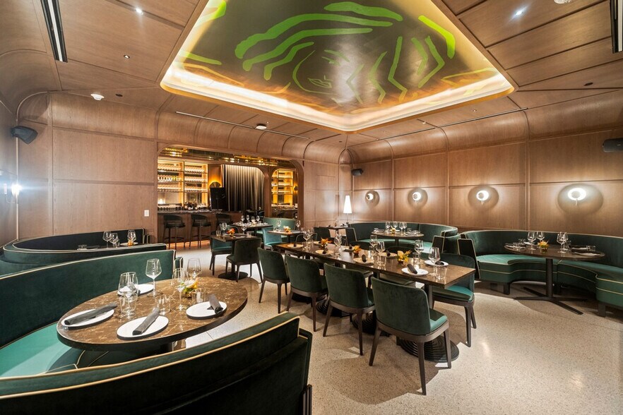 Building Photo - 701 NE 1st Ave