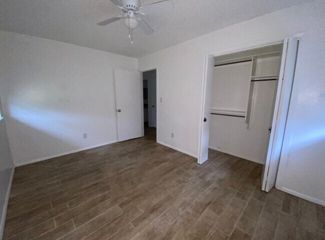 Building Photo - 7105 S McKinley Ave