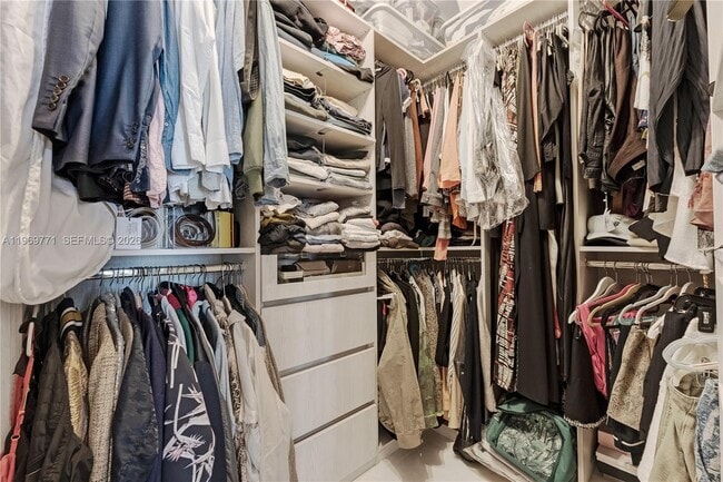 Building Photo - 20191 E Country Club Dr