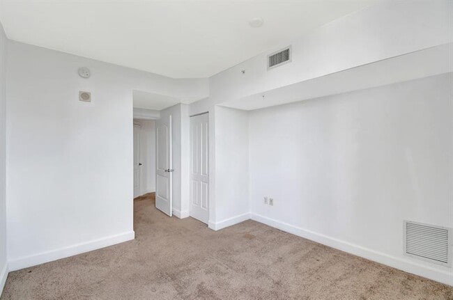 Building Photo - 1830 Radius Dr