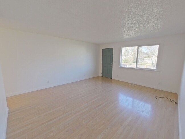 Building Photo - Charming 2 bedroom House in Junction City