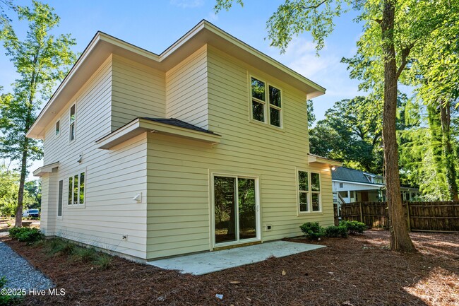 Building Photo - 1110 Tree Canopy Wy