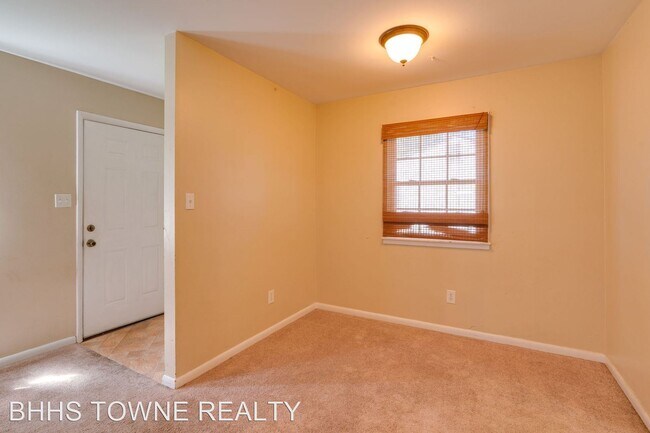 Building Photo - 3 br, 1 bath House - 133 Drew Road
