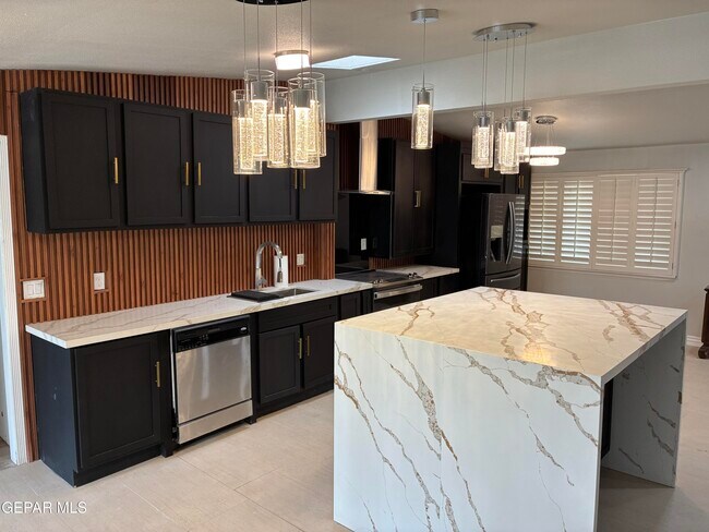 Building Photo - 8316 W H Burges Dr