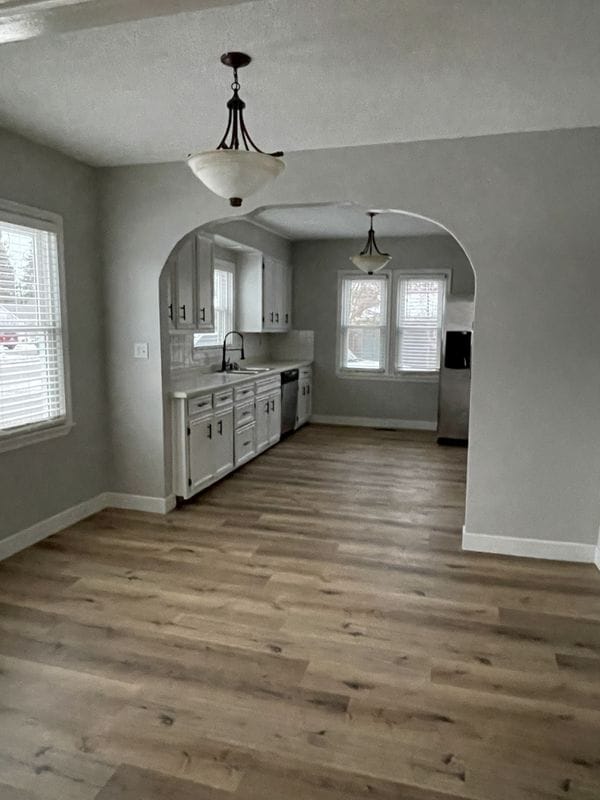 Building Photo - 304 S 1st St