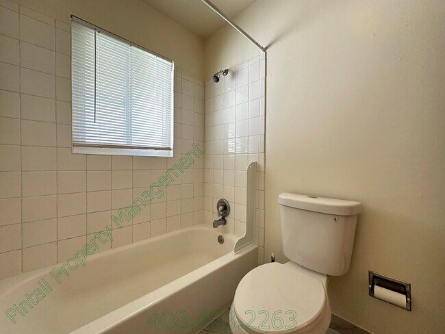Building Photo - 965 Amstutz Dr