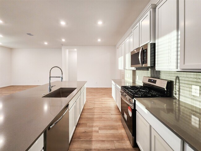 Building Photo - 15552 Leopard Lily Ln