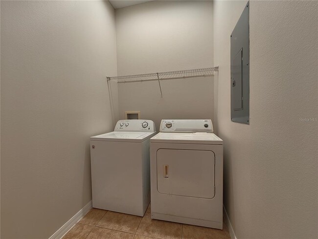 Building Photo - 10844 Derringer Dr