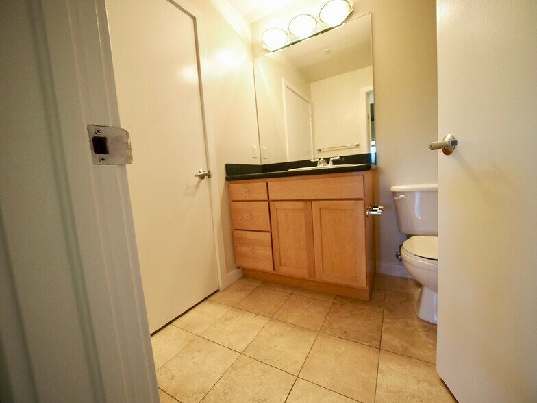 Building Photo - 275 S Harrison St