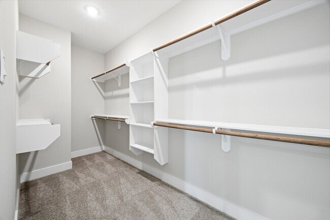 Building Photo - 8664 Easthaven Blvd