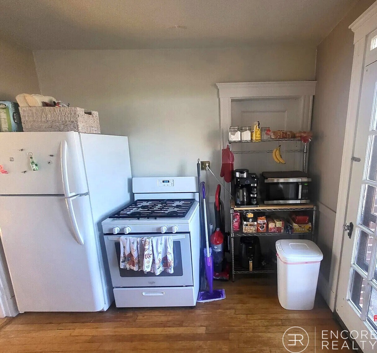 Building Photo - 16 Lakeville Rd