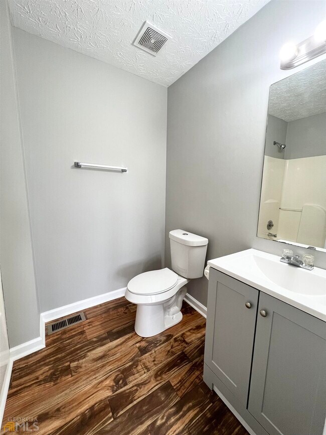 Building Photo - 397 Pleasant Way