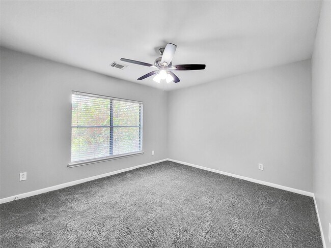 Building Photo - 7026 Blanco Pines Dr