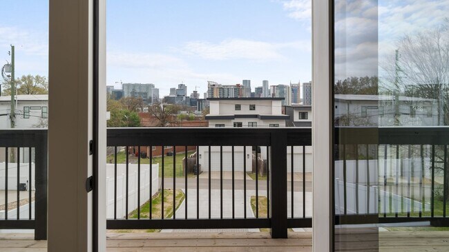 Building Photo - Nashville. Spotless & never been lived in 4BR/4.5BA home + separate office