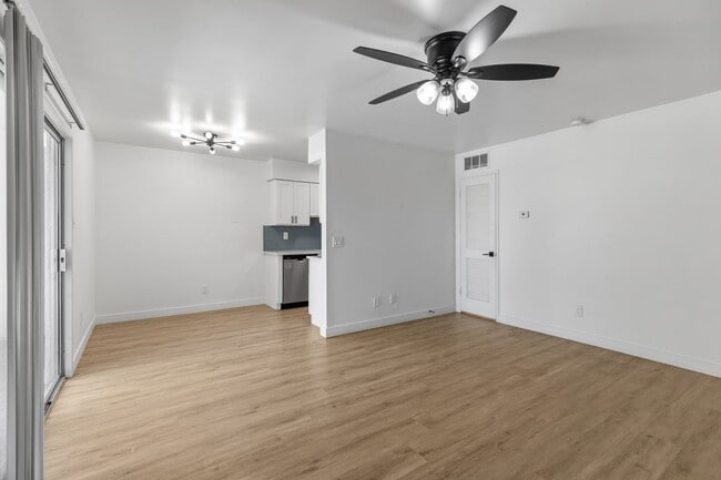 Building Photo - Nice studio apartment in Phoenix!
