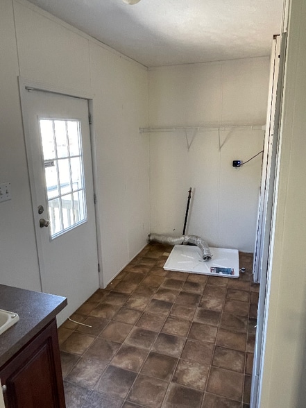 Building Photo - 150 W Dumplin Valley Rd