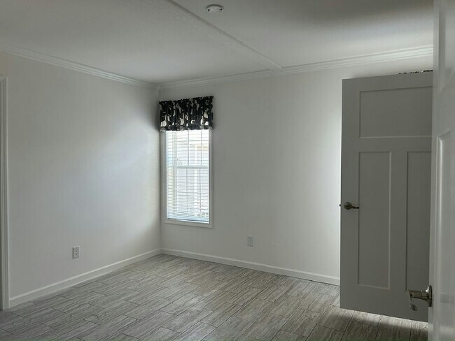 Building Photo - 13124 Lemon Ave