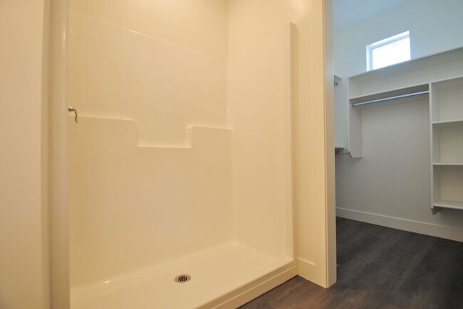 Building Photo - Convenient Tremonton Living | 3-Bed Townhome with Amentities