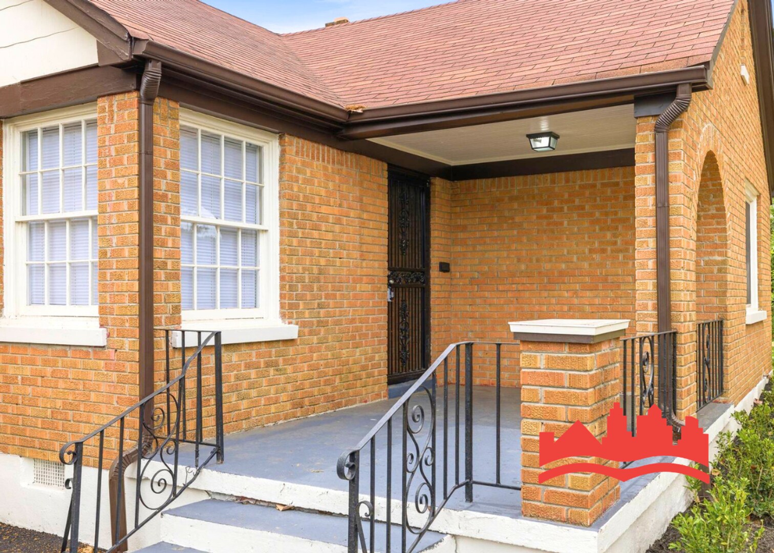 Building Photo - 755 E McKellar Ave