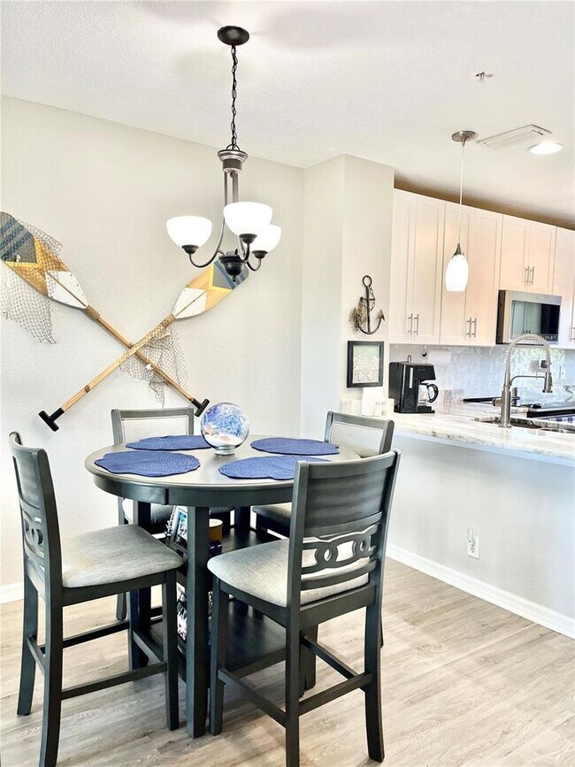 Building Photo - AVAILABLE 2026 SEASON! HERITAGE LAKES COND...