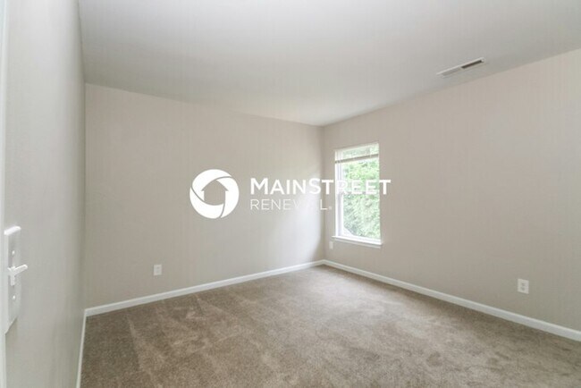 Building Photo - 3 Bedroom Pet-Friendly Home in Charlotte, NC with Main Street Renewal