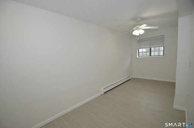 Building Photo - 125 Warner Hill Rd